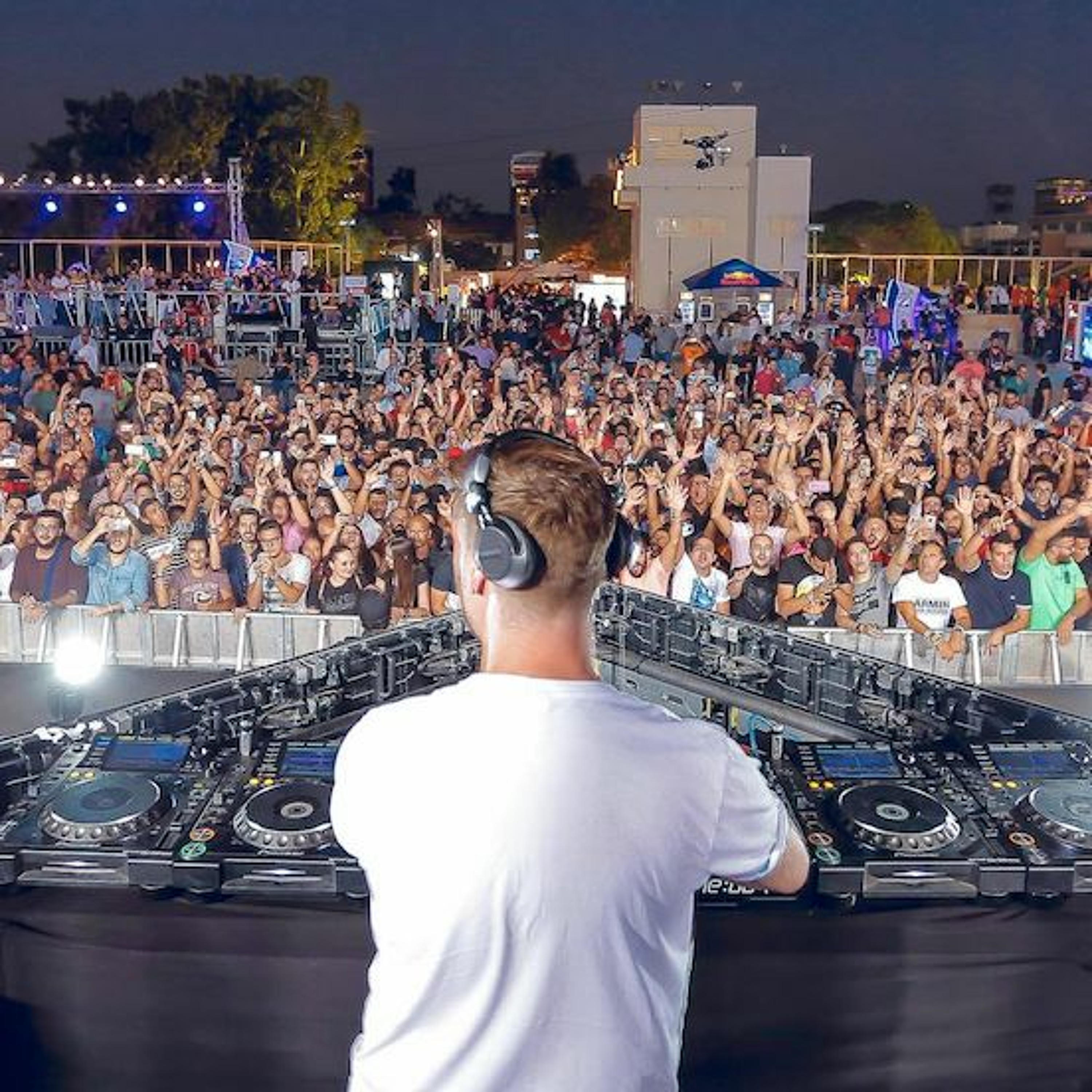Paul Thomas presents UV Radio