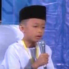 عجيب طفل صيني يقرا القران الكريم بصوت جميل - YouTube 2.MP4