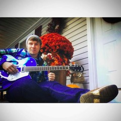 Stand Spontaneous Tyler Newcomb Studios 2018 ©
