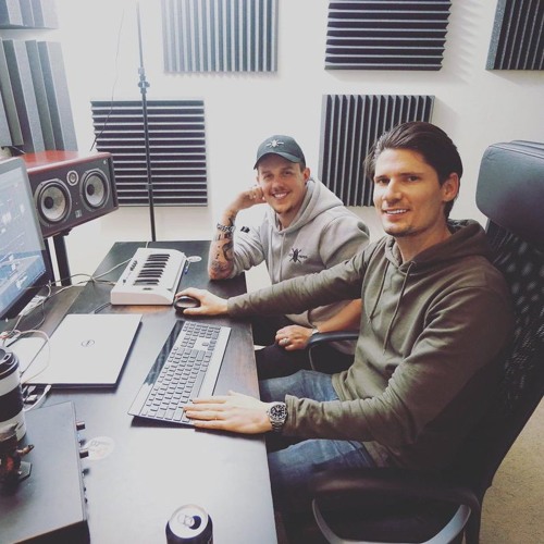 Bassjackers & Dr Phunk - Liquid Is Liquid