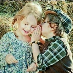 روحي فِداكِ لِتَقْبَليها فَرحةً, وَلِتَقْبَلي عُمري لِتَكْمُلَ فَرْحتي - أحمد شعبان