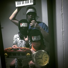 Dinosaurus Avaruus Q - Täältä Pesee!