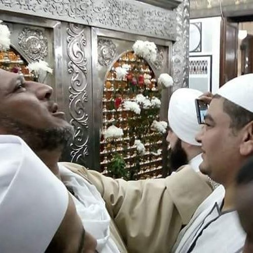 تجليات مولانا المنتصر إن في الجنة نهر من لبن