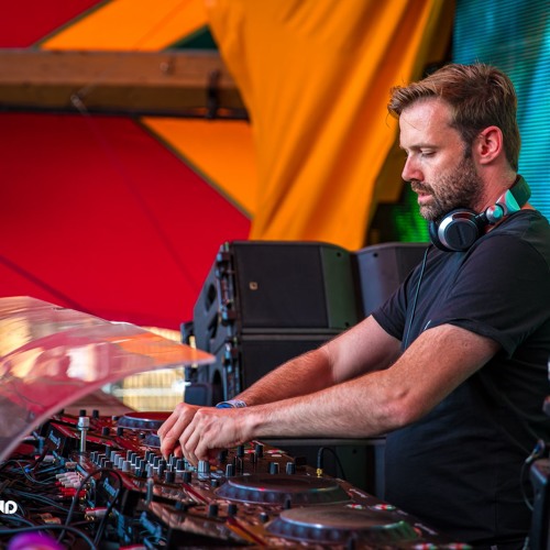 Paul Thomas Presents UV Radio 064 - Flashback to the FSOE Stage at Tomorrowland 2018