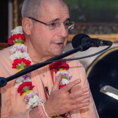 HH Giriraj Swami / We should hear ourselves chanting sincerely - Kirtan 50 2018 Day 1