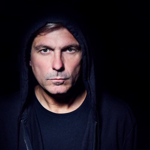 DARREN EMERSON -DETONE/ EVOLVE MIX FOR JOHN DIGWEED'S TRANSITIONS 747 SHOW