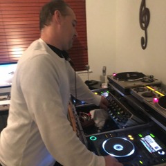 DJ VINCE T - "ROCKIN IN THE NEW YEAR WITH HOUSE BANGERS"