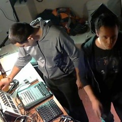 Esejes & Scifi - Experiment live jam at Radio23.cz