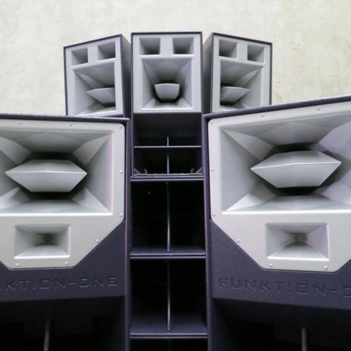 SpaSm b2b Noemie B - New Year winter techno set 2019