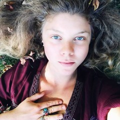 Ep.21: New Year Goals and Big News with Maya Carl