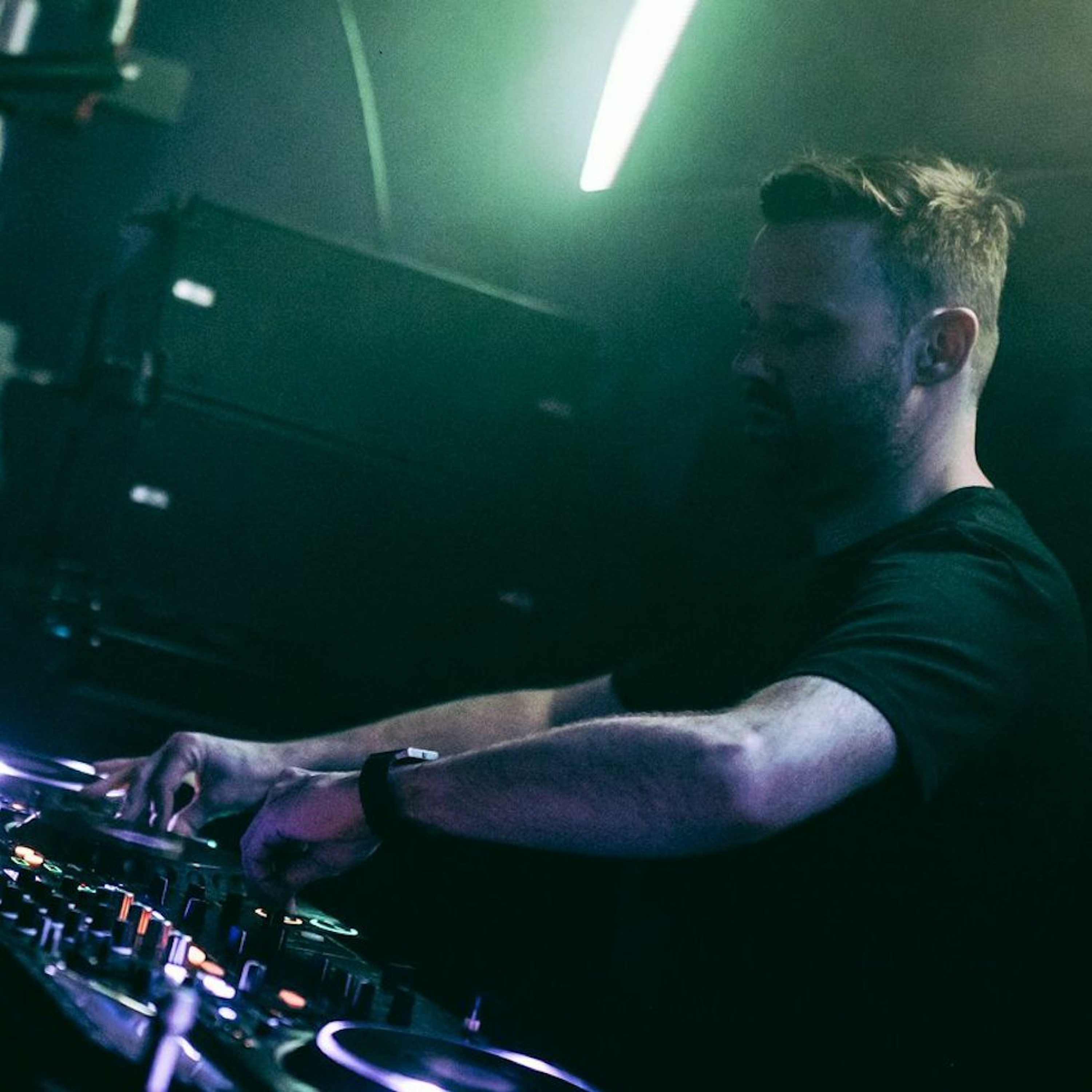 Paul Thomas presents UV Radio