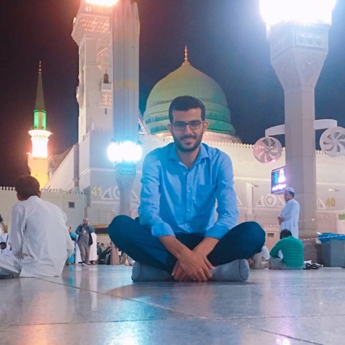 هو النُّور يهدي الحائرين ضياؤُهُ