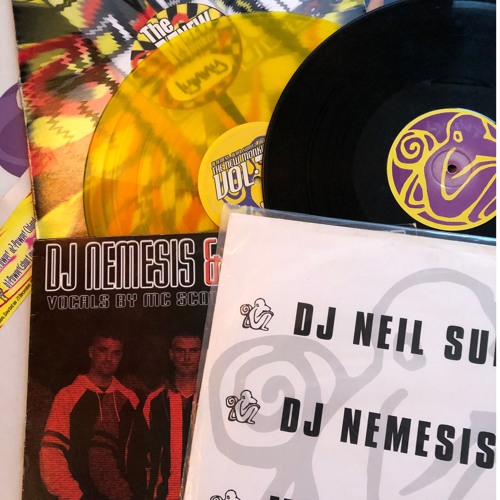 Lynny | New Monkey Production Set