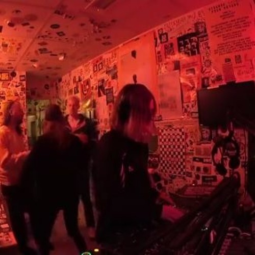 eevee mix for red light radio