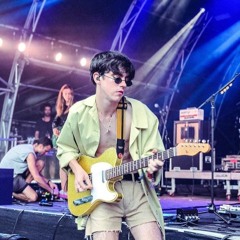 Declan McKenna - Be An Astronaut (live)