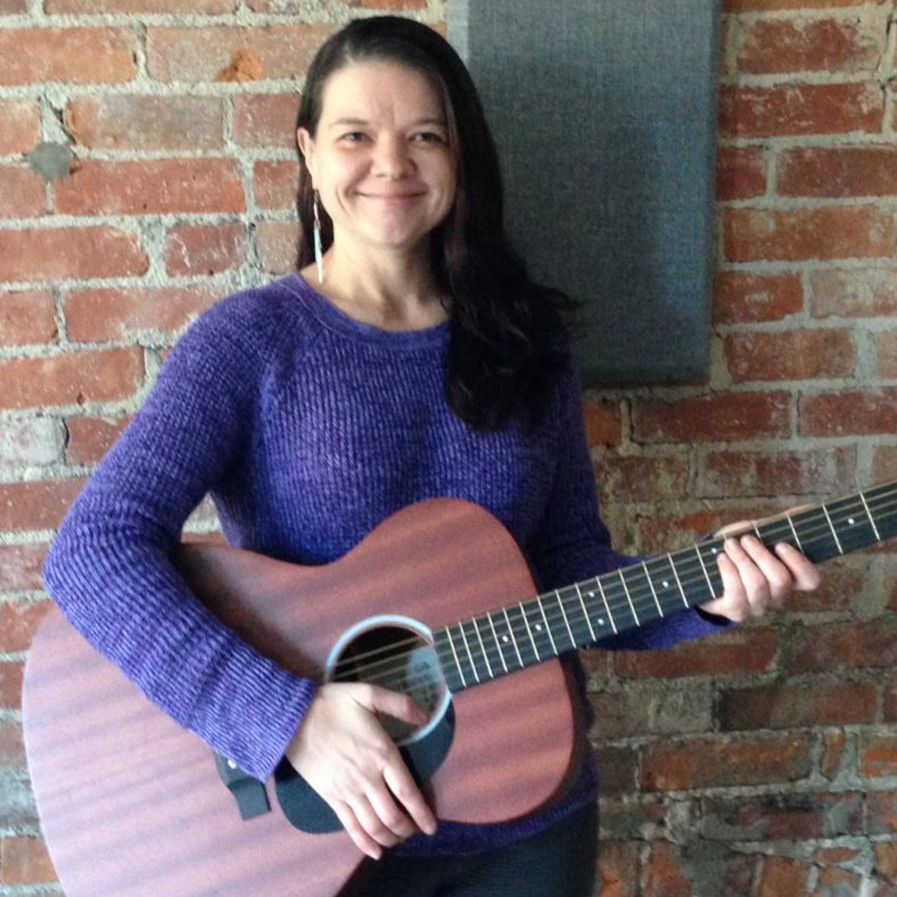 Arts on Fire - Musician Juli Bessey from Flossie and the Gunslingers