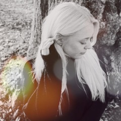 "Shallow"(A Star Is Born)- by Lady Gaga and Bradley Cooper (Cover by Louise Lundin)