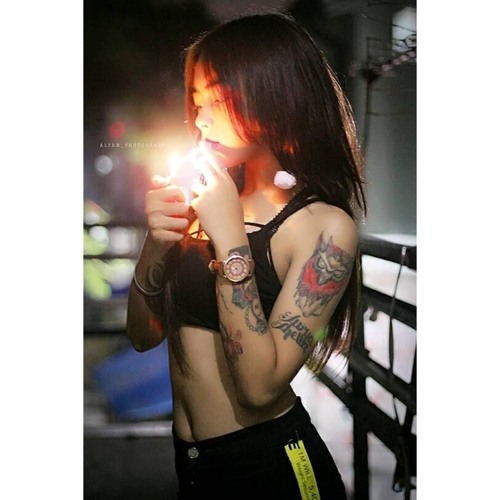 六哲 -Bi Jing Shen Ai Guo (Breakkbeat)