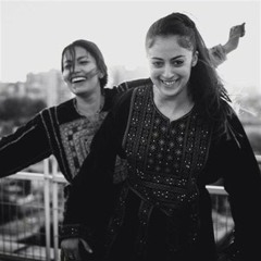Somos Sur - Anita Tijoux & Shadia Mansour (En vivo)