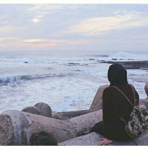 🌸【وَأَنَـآ فِـي مَوجِ عينيـکَ شراعٌ يَتہادۍۧ 】🌸