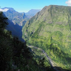 Vertigo Acoustic Feat. Maela Costard