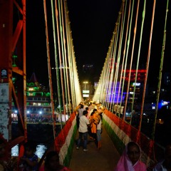 Light Tunnels