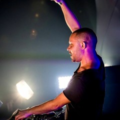 Wildstylez & E-Life - Run With The Wolves