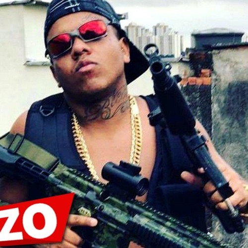 MC Magal De Bermuda e Chinelo Vou Trombar Minha Cinderela DJ TEZINHO