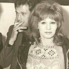 خايفة الفرحة تروح في ثواني يستكثرها عليّا زماني