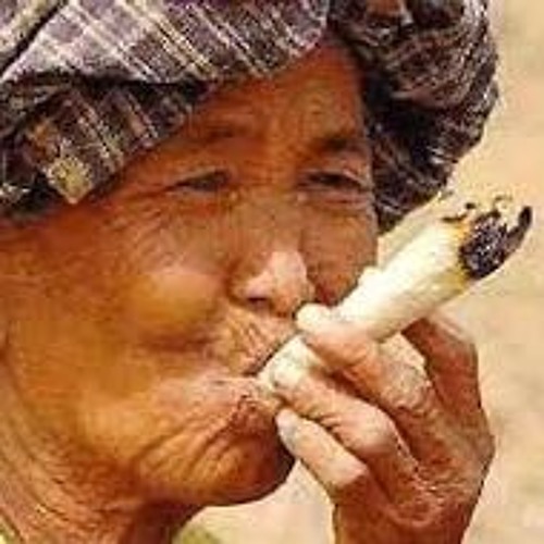 how many baseball players chew tobacco There's nothing glamorous about chewing tobacco