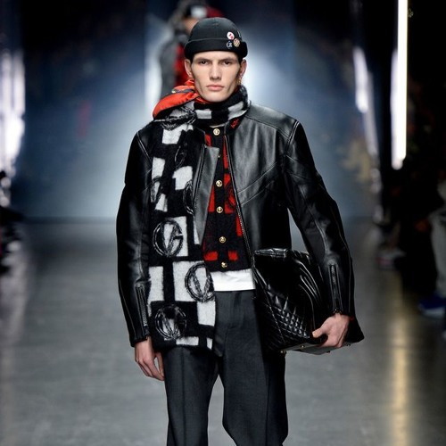 Stream Versace Fall Winter 2019 Men's Fashion Show by Thiago Sam | Listen  online for free on SoundCloud