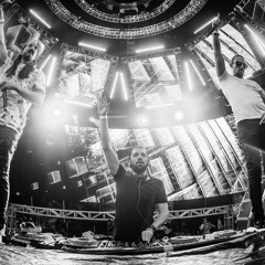 Dimitri Vegas & Like Mike vs Steve Aoki - We Are Legend (Original 2013 Version)