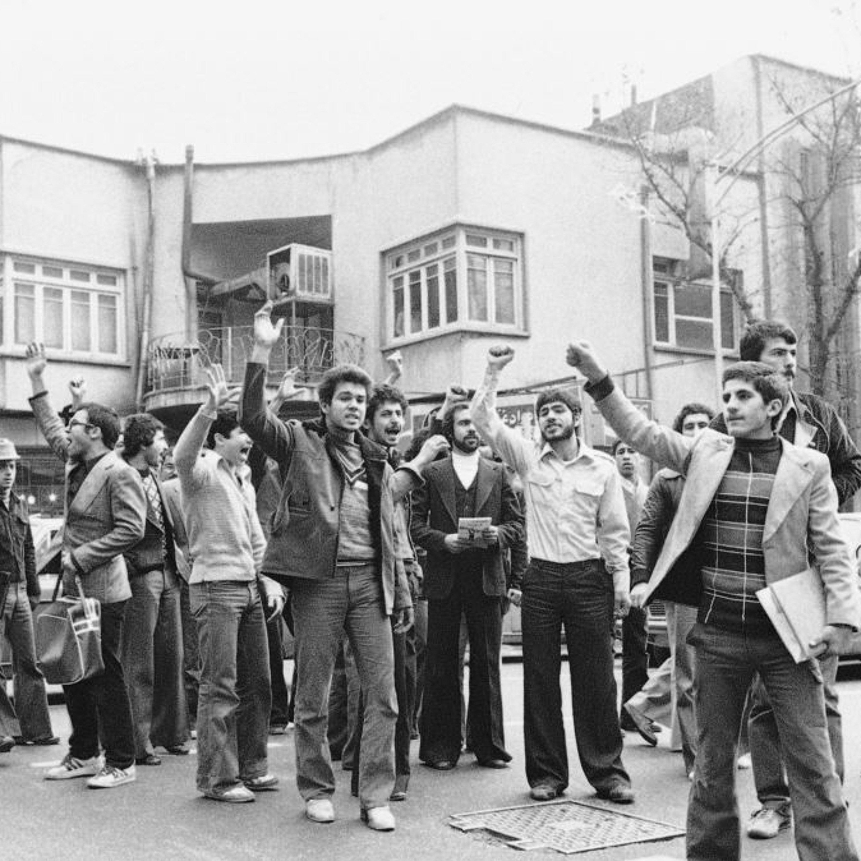 ساعت ششم - انقلاب با «جمهوریت» چه کرد؟
