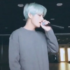 Kim Taehyung (of BTS)does karaoke to Taeyeon's 'i'