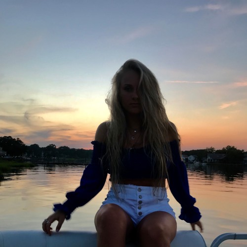 Dead Cover (Ashley Kutcher)