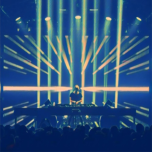 Ic3peak - Sad Bitch (i_o Hack) [i_o - deadmau5's Mau5trap Radio 020]