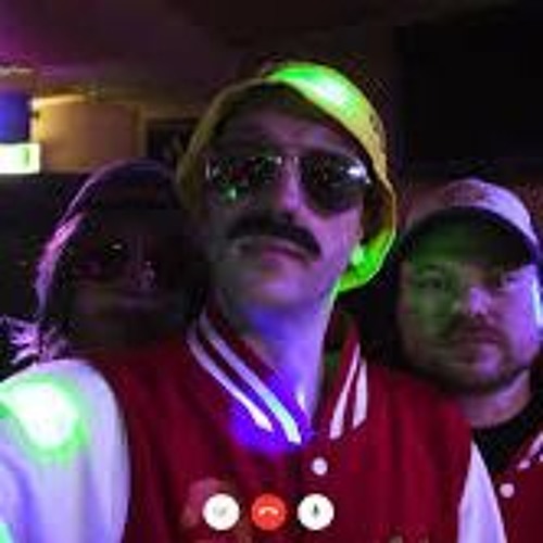 Otto Wunderbar & Slechtegrappen XL Ft Barry Badpak - Geef Ons Maar Bier ( Carnaval 2019!)