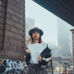 Stream Lauren Desberg music | Listen to songs, albums