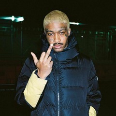 Lil Tracy - DANGLIN (PROD. SPACEGHOSTPURRP)