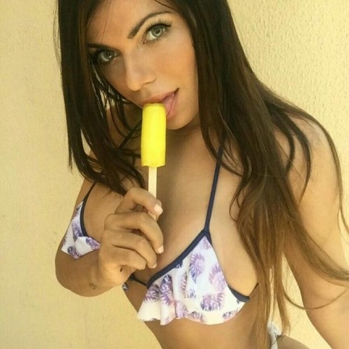 MC BRITNEY & MC PRETTA - TO CHUPANDO TICOLÉ = DJS NETTO E RICHARD O BDK