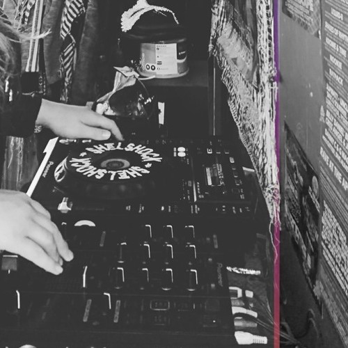 K-Motionz vs MC Bassman & Simula & Bou - Round Ere + Heavy & Dark (Danksy Mashup)