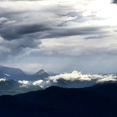 Umutlar, gökyüzü..