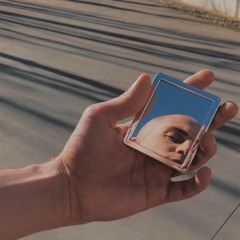 PREMIERE / REVIEW