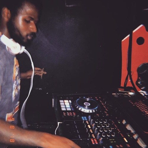 @DjCaliSmooth305 - PASS ME THE AUX !!!!  (Jersey Club / SoFlo style ) *WARNING NON STOP DANCING*