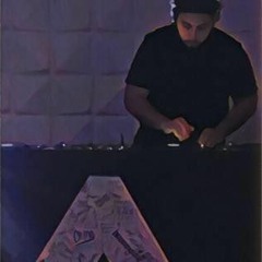 Beneath The Surface 008 (Twitchin Skratch Guest Mix)