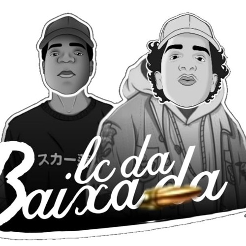 PARA DE PUXAR MINHA BLUSA TUDO NO NORMAL SEM EX E ATUAL CURTINDO O CARNAVAL,TO SOLTEIRO PORRA !
