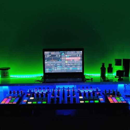 DJ HOOLA Techno Mix