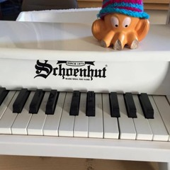 Para a Frente, for toy piano