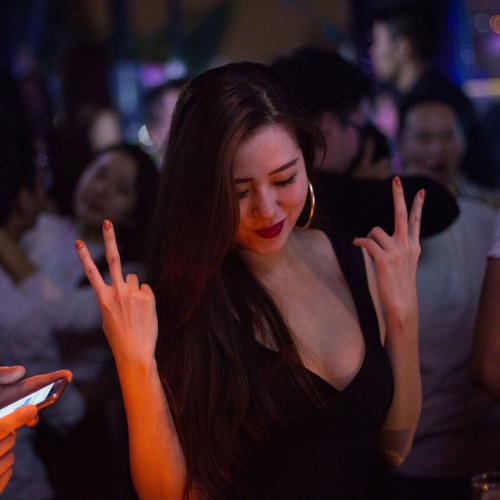 NONSTOP - Vinahouse 2019 - EM VẪN CHƯA VỀ - ĐỂ  CHO ANH KHÓC - DJ DELY Mix -