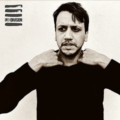 Smn.Co - Washing the car